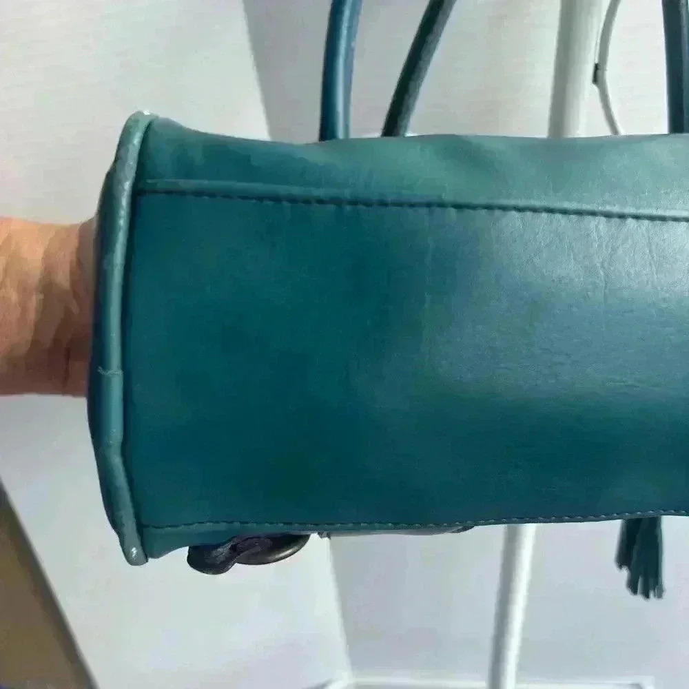 Worthington Shoulder Bag with matching coin purse - Picture 14 of 14